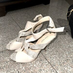 8.5 Nine West used 1x